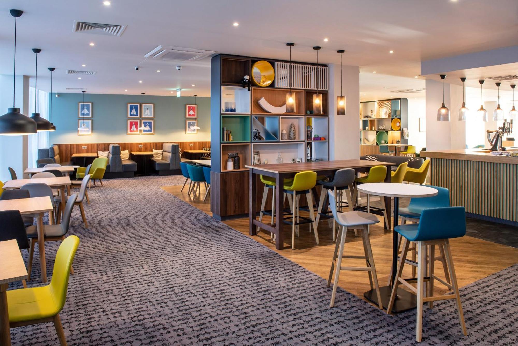 Holiday Inn Preston By Ihg Bagian luar foto